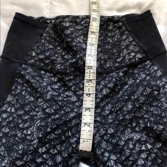 High Rise Lululemon Leggings - Picture 6 of 9